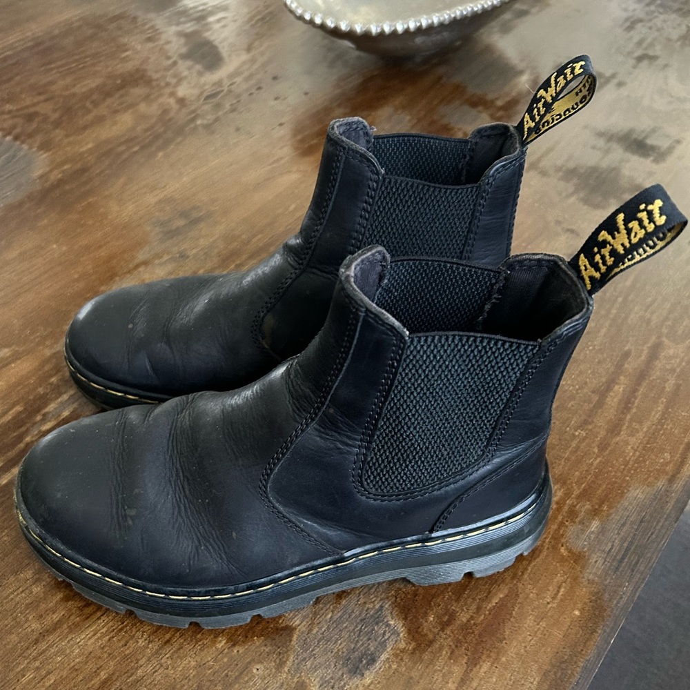 📦SOLD📦Women’s Dr Martens Embury size 7. AW004
